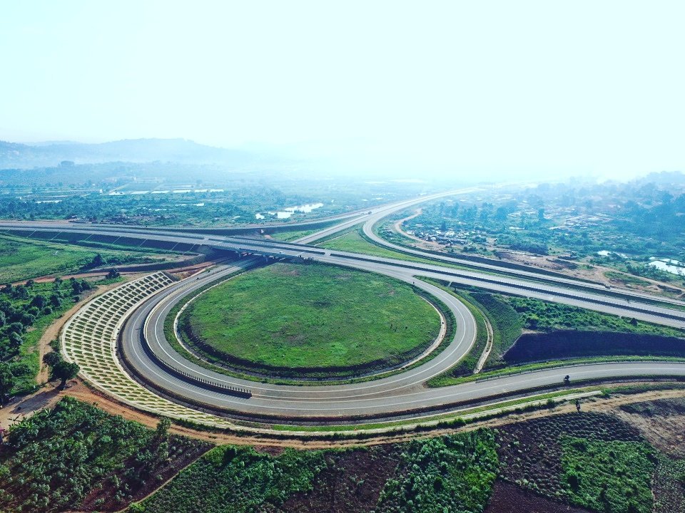 Uganda commissions new Chinese highway to ease congestion