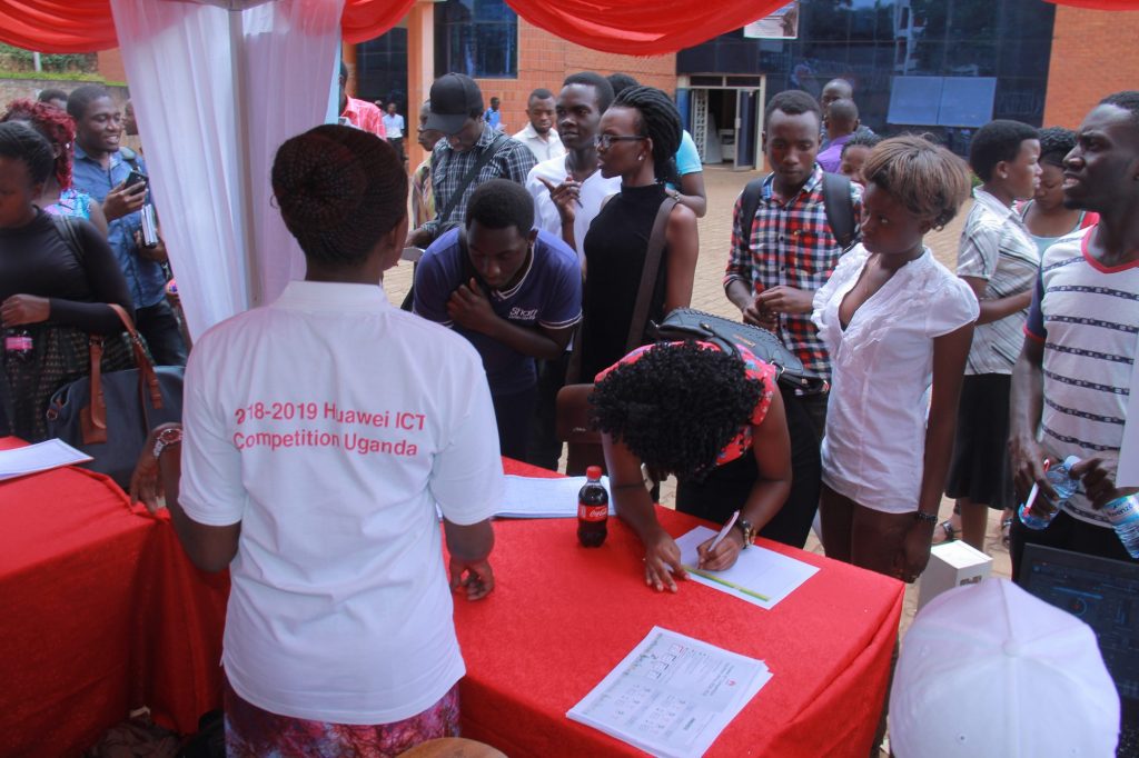 800 Uganda students register for the Huawei Global ICT Competition